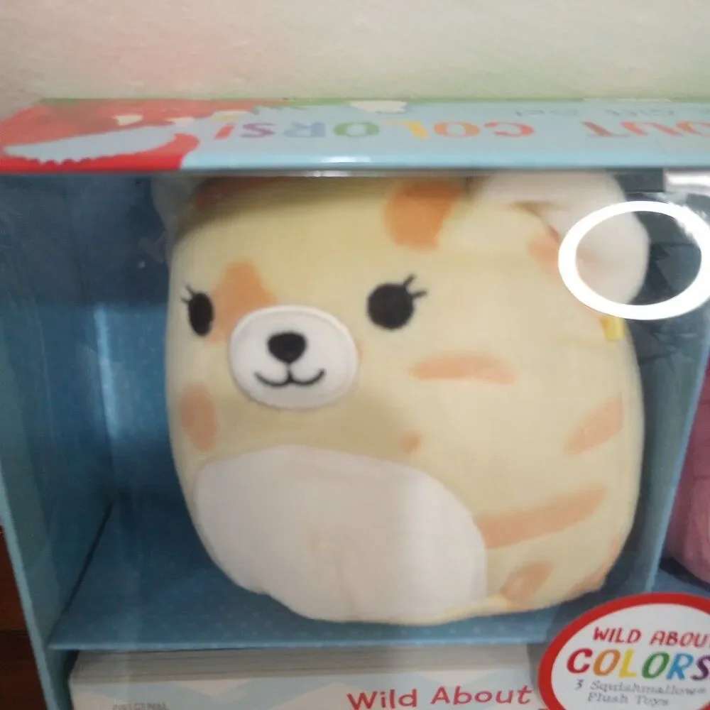 ALDI Exclusive Wild About Colors Squishmallow Book Gift Set - NEW!